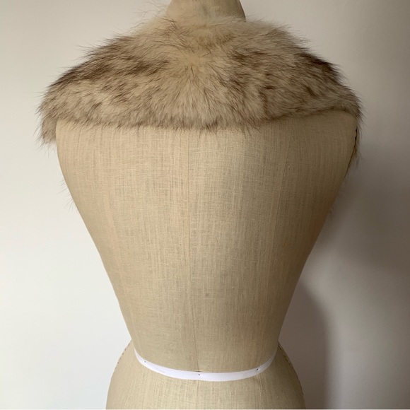 Vintage Fox Fur Collar in Cream with dark brown tips - Picture 2 of 7